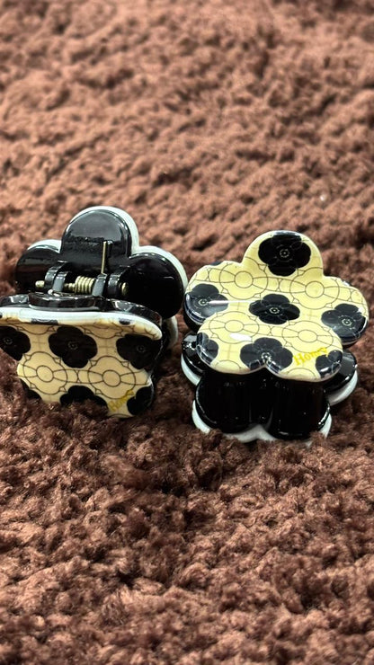 Mini Flower Claw Clip